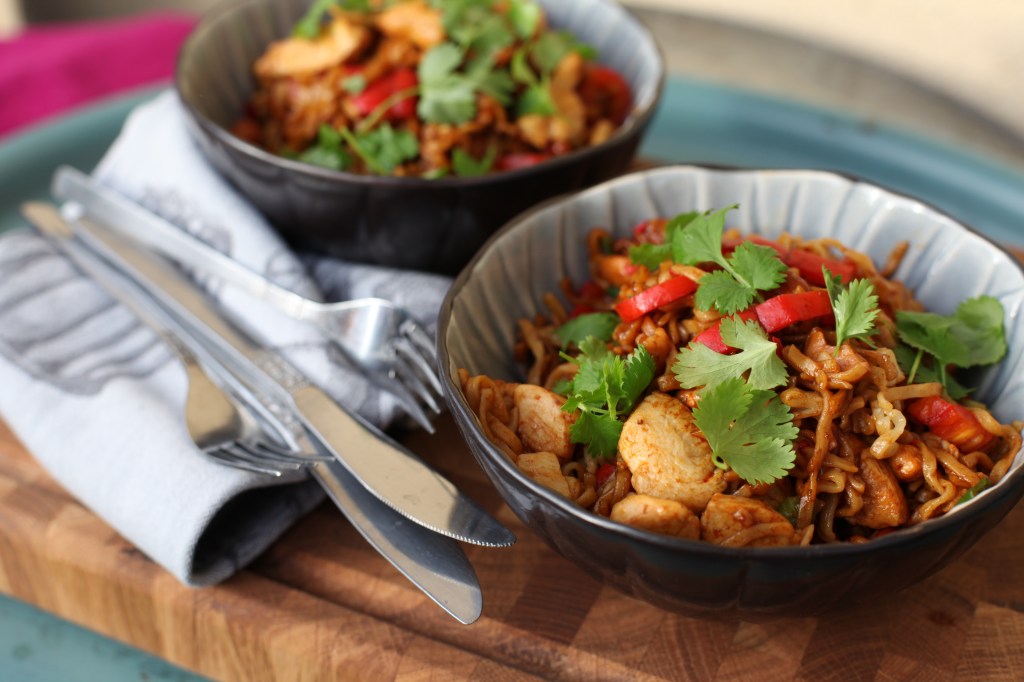 2 nudlar med paprika