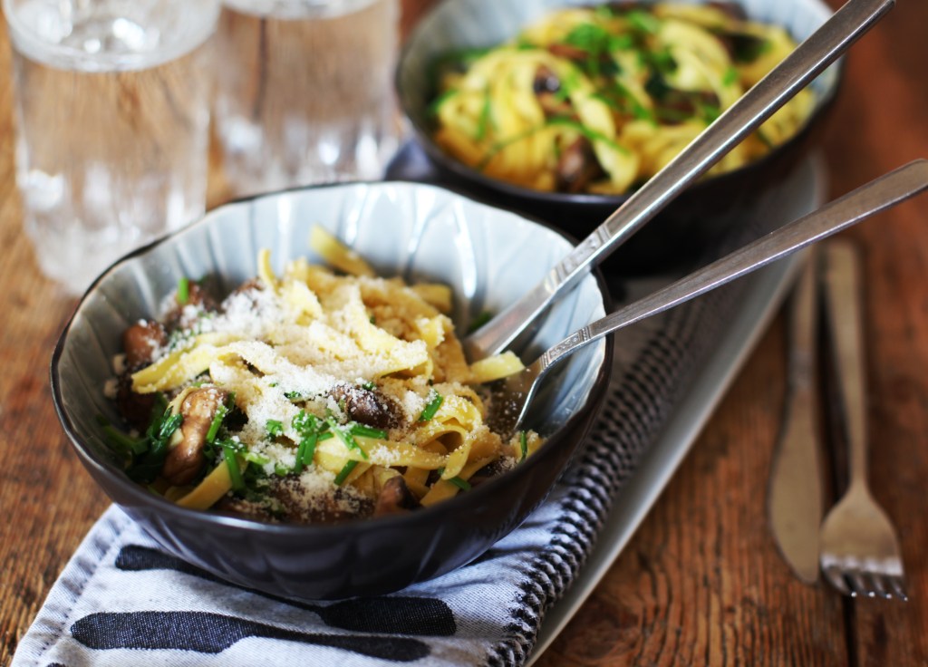 Färsk fettuccine med svamp och&nbsp;parmesan