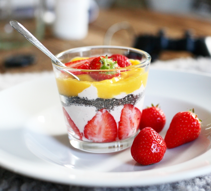 kvarg med jordgubb och mango 1