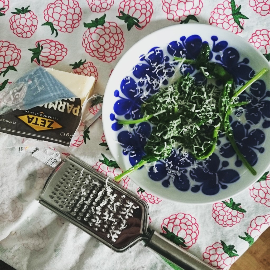 Vitlöksfräst spenat med&nbsp;parmesan