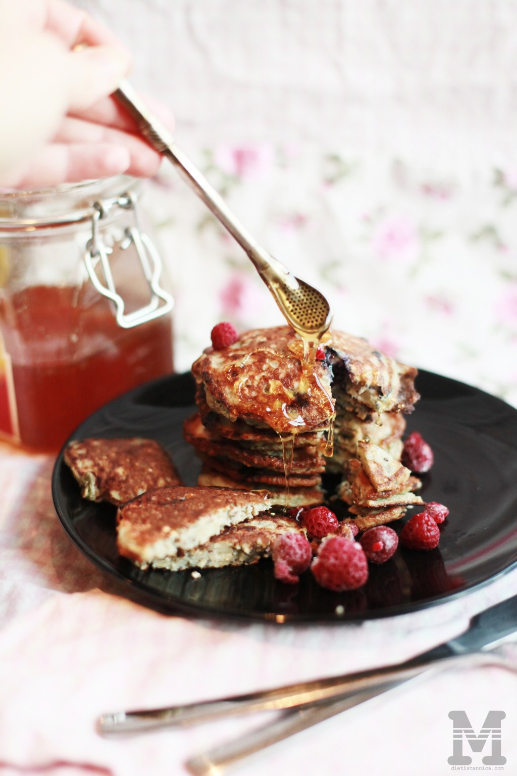 Kokospannkakor med havregryn, ägg, blåbär, kokosmjölk