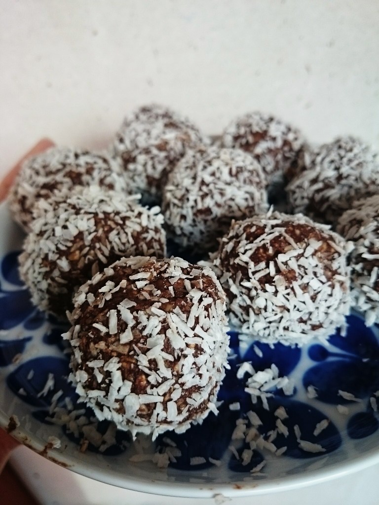 nyttiga chokladbollar utan dadlar med solrosfrön