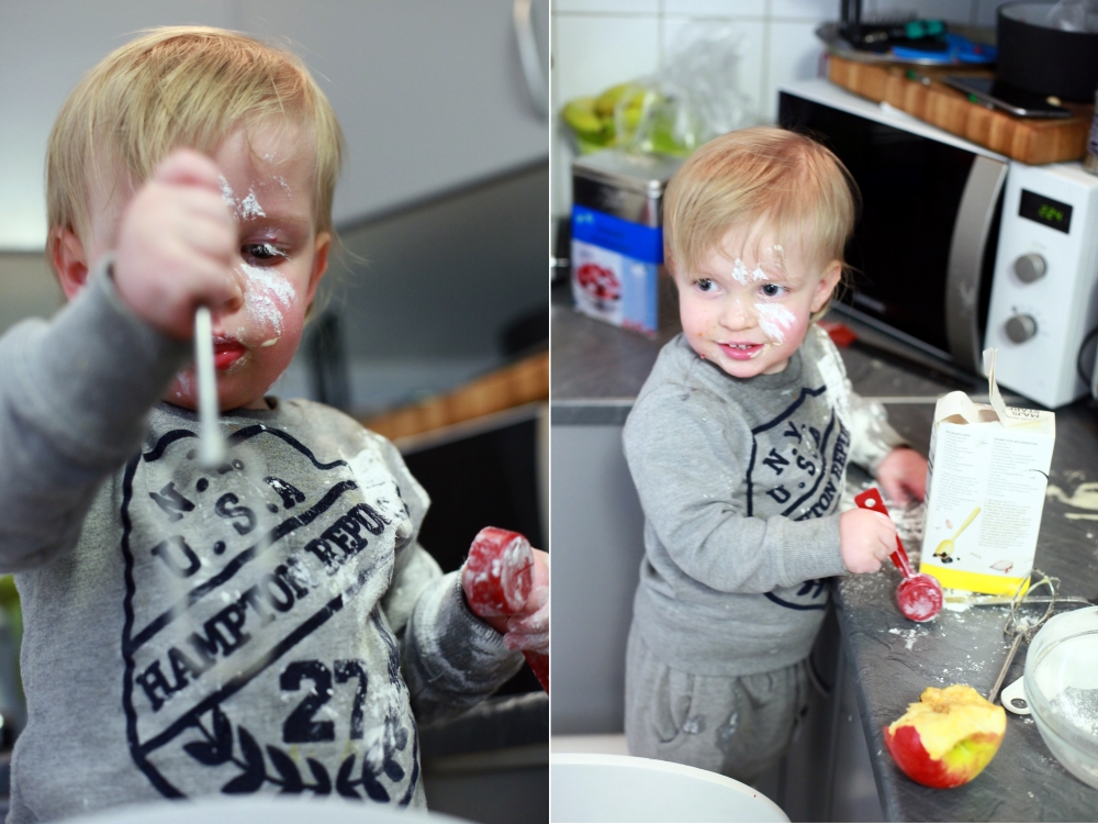 Viggo hjälper mamma baka tårta