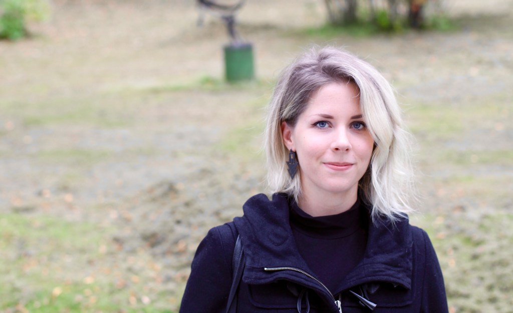 annica på väg till mickes perssons 30 årsfest